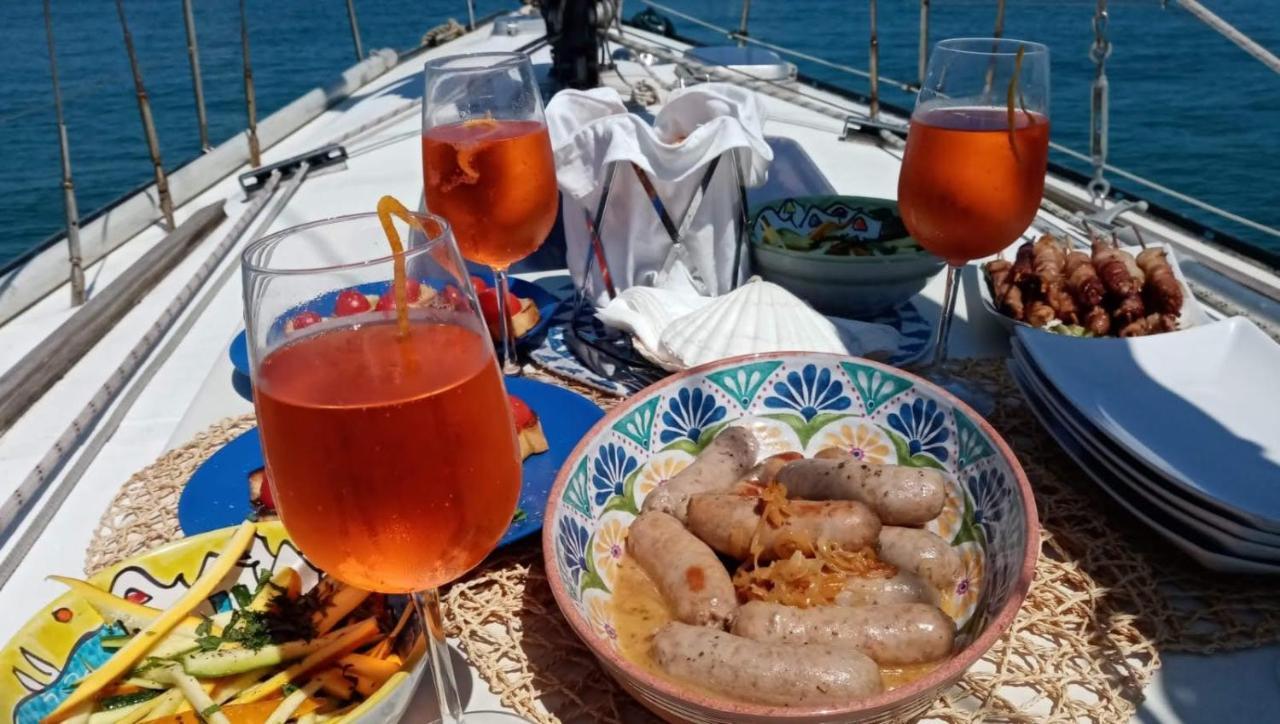 Отель La Tua Stanza A Vela Sul Mare Бари Экстерьер фото